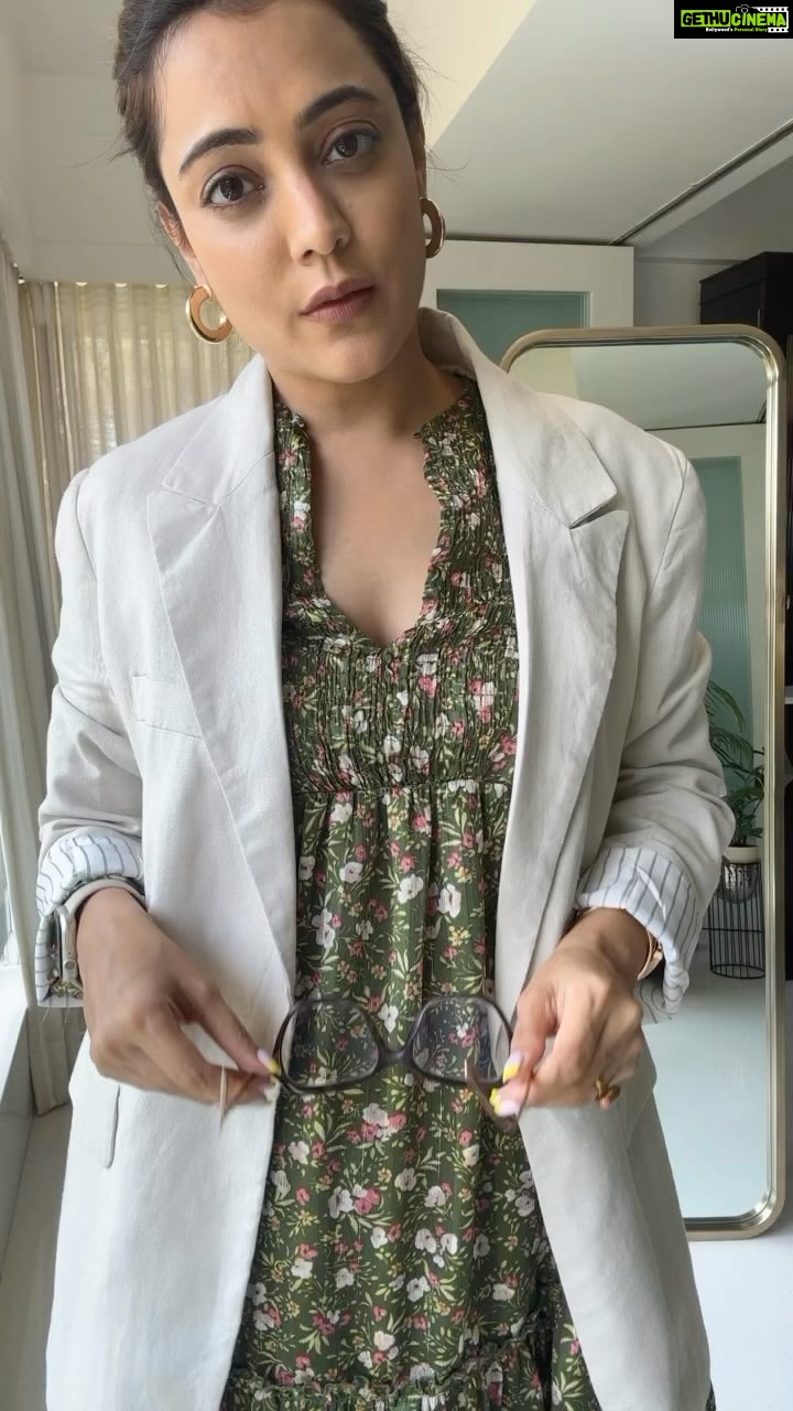 Nisha Agarwal Instagram - Size Restriction - NO Age Restriction- Definitely NO NO Hai na ?