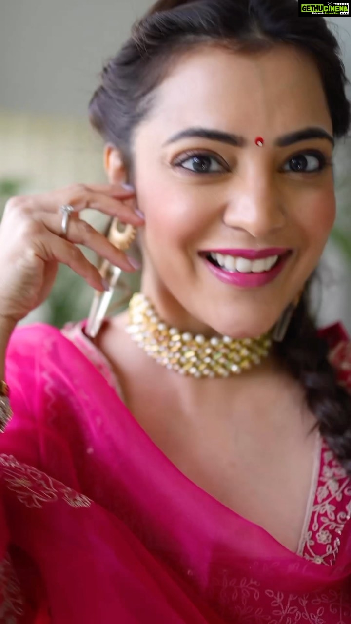 Nisha Agarwal Instagram - The Punjabi Kudi in me can never keep calm on Lohri!!! Wishing y’all a very happy Lohri Guys ❤️✨🎇🔥 This Lohri, let’s burn the evils within and may the warmth of the fire bring out the true love within us ❤️ #lohri2023 #indianfestival #punjabi