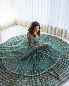 Nisha Agarwal Instagram - Princess feels ❤️

#Indianwear #festiveindianwear #wedding  #indianweddingwear #weddinglehenga