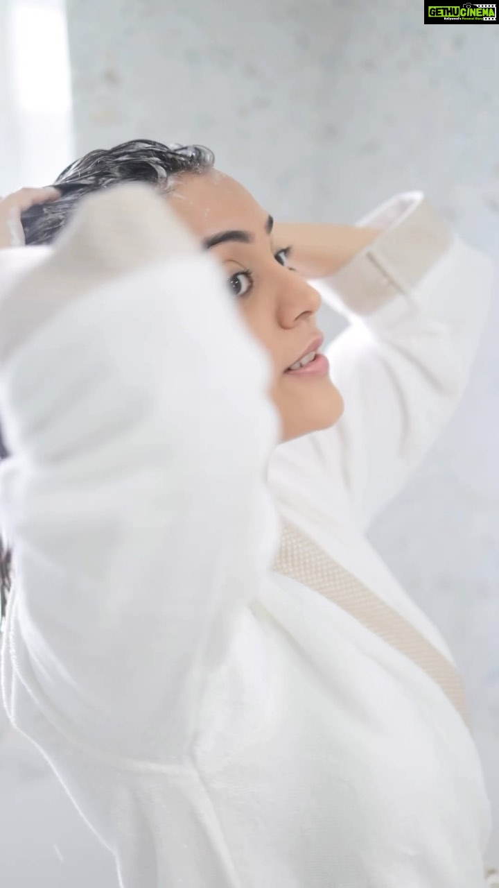 Nisha Agarwal Instagram - This holiday season, I’m all set to flaunt my luscious, healthy hair. All thanks to K18! Come along with me and experience the magic of the K18 Molecular Repair Mask. The patented K18Peptide™️ restores the broken keratin chains and renews hair back to its healthy state just 4 minutes. @k18hair_ind #K18results #K18hair #k18 #k18India