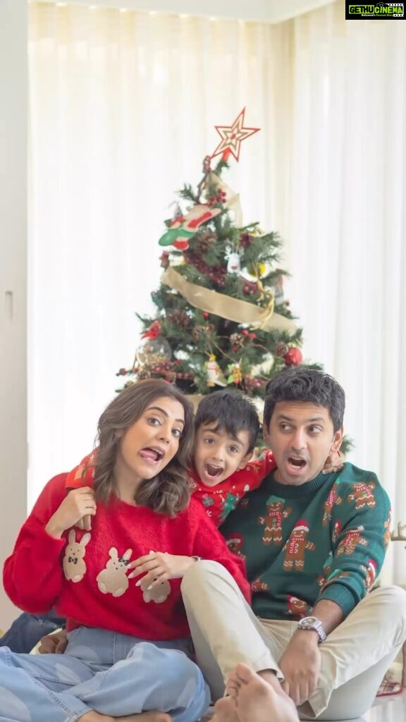 Nisha Agarwal Instagram - Here’s everything we had to do to just get one perfect Christmas photo, but we’ll it was so very worth it. Hope y’all are having the best holidays 🎄✨❤ #christmas #christmasdecor #christmastree #christmasphoto