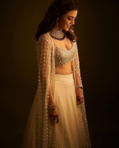 Nisha Agarwal Instagram - ❤️❤️❤️

Wearing @dishapatilpretcouture 
Jewelry @gehnajewellers1 
📸 @rohnpingalay