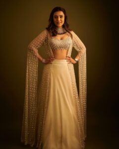 Nisha Agarwal Instagram - ❤️❤️❤️

Wearing @dishapatilpretcouture 
Jewelry @gehnajewellers1 
📸 @rohnpingalay