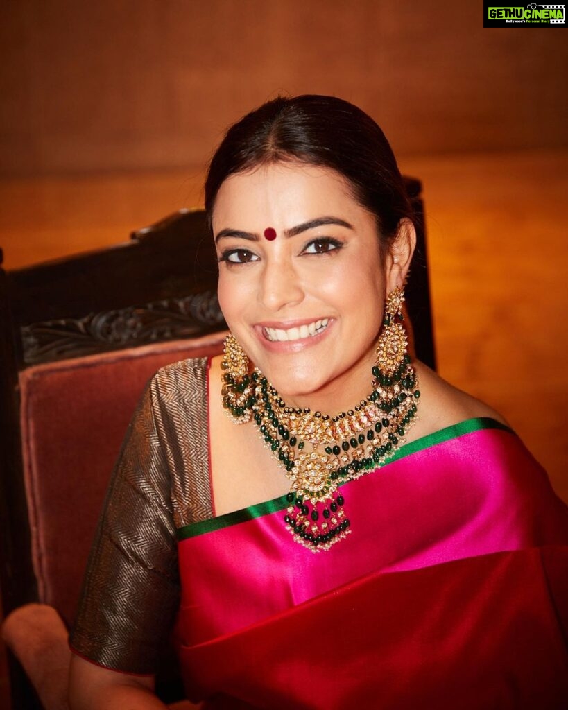 Nisha Agarwal Instagram - Happy girls are the prettiest! Beaming with joy as the youngest of our pack, of our generation got married last week. Wearing @raw_mango Jewels @gehnajewellers1 📸 my fav @tejasnerurkarr #indianwedding #indianweddingdress #indianweddingwear #weddingwear #festiveindianwear #indiandesigners