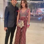 Nisha Agarwal Instagram - Anyone who lives in Mumbai or visiting please go to @nmacc.india apart from the world class shows, the most spectacular fashion and art exhibits, just the way the space is made is a must see. Made meticulously with eye to every singly tiny detail to make the experience so so special. And if you can get your hands on tickets for “Civilization to Nation” and I assure you, you will leave feeling proud of your nation and being Indian. Thank you Mrs. Nita Ambani for such an incredible space and an even more beautiful experience. Wearing @svacouture Bag @vipulshahbags