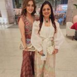 Nisha Agarwal Instagram - Anyone who lives in Mumbai or visiting please go to @nmacc.india apart from the world class shows, the most spectacular fashion and art exhibits, just the way the space is made is a must see. Made meticulously with eye to every singly tiny detail to make the experience so so special. And if you can get your hands on tickets for “Civilization to Nation” and I assure you, you will leave feeling proud of your nation and being Indian. Thank you Mrs. Nita Ambani for such an incredible space and an even more beautiful experience. Wearing @svacouture Bag @vipulshahbags