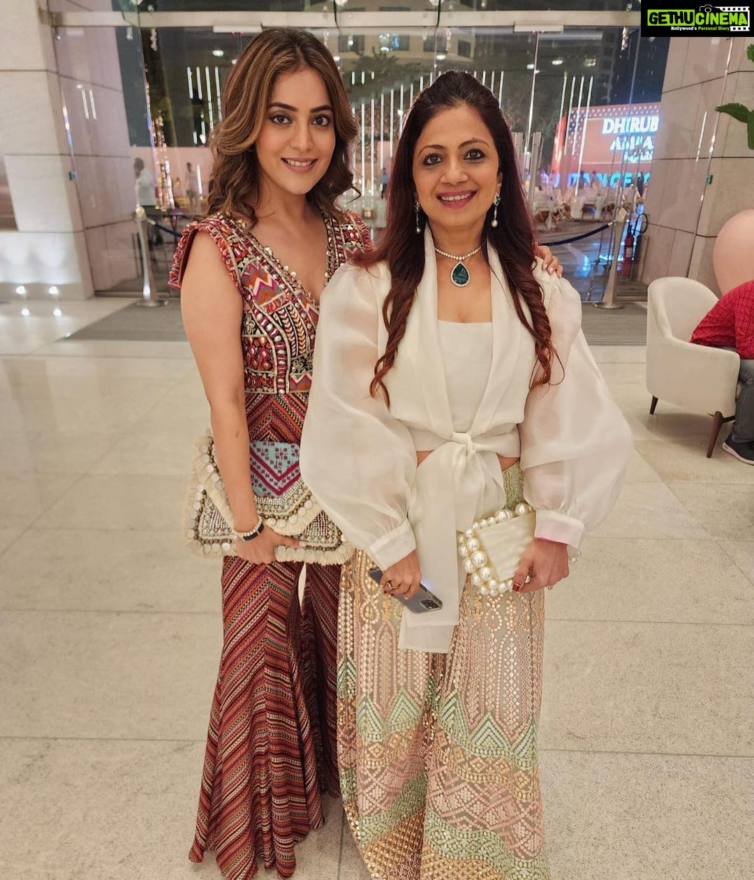 Nisha Agarwal Instagram - Anyone who lives in Mumbai or visiting please go to @nmacc.india apart from the world class shows, the most spectacular fashion and art exhibits, just the way the space is made is a must see. Made meticulously with eye to every singly tiny detail to make the experience so so special. And if you can get your hands on tickets for “Civilization to Nation” and I assure you, you will leave feeling proud of your nation and being Indian. Thank you Mrs. Nita Ambani for such an incredible space and an even more beautiful experience. Wearing @svacouture Bag @vipulshahbags