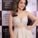 Nisha Agarwal Instagram - From the platform by @lakmefashionwk the opportunity by @dishapatilpretcouture the make up by @makeupbymausam the hair by @hairbyminimahadik and ofcourse @achala.sachdev who actually taught me the walk ❤️ and most importantly my divine @maitreya_dadashreeji and all the love and appreciation from each one of you. I AM GRATEFUL ❤️🙏🙏 #lakmefashionweek