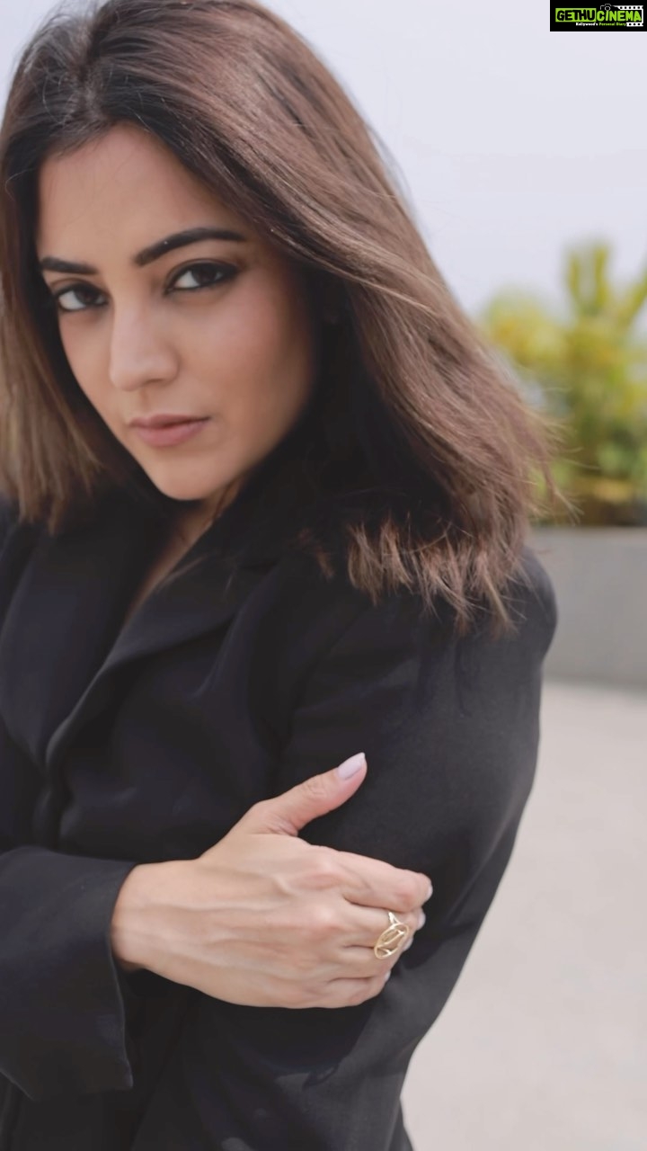 Nisha Agarwal Instagram - You’re Italic, I’m bold - unapologetically me. These gorgeous designs from CaratLane’s En Vogue collection totally go with my vibe💜 Use code “NTVxCL” and get 5% off on ALL diamond jewellery @CaratLane on min purchase of ₹15,000✨ #Ad #CaratLane #MyCaratLaneStory #giftacaratlane