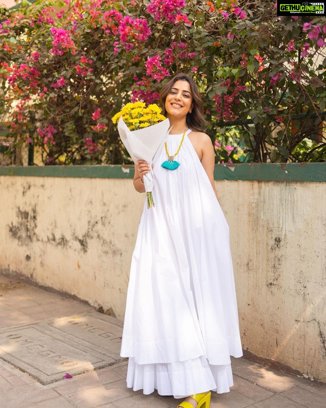 Nisha Agarwal Instagram - White as snow, pure as love, and bright as the sun ☀️❤️ I’m getting the summer vibes already.. u? Wearing @thesummerhouse.in *gifted Shoes @melissashoesindia *gifted #colorwhite #simplicity #purity #summervibes #summerdress #whitedress