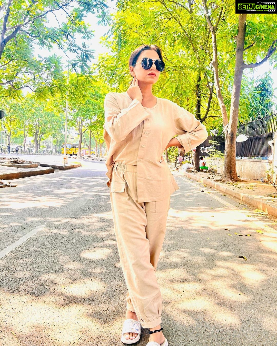 Nisha Bano Instagram - Cool 😎😎😎 outfit by @sehgalkiran 😍 #nishabano
