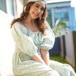Niti Taylor Instagram – 🌼 sunny side up 🌼

…………………………………….

👗 @labelarthmod