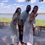 Niti Taylor Instagram - The three’s company♥️ #trendingreels #reelitfeelit #africa #instagramreels #reelsinstagram #familytime#trio #thirdwheel
