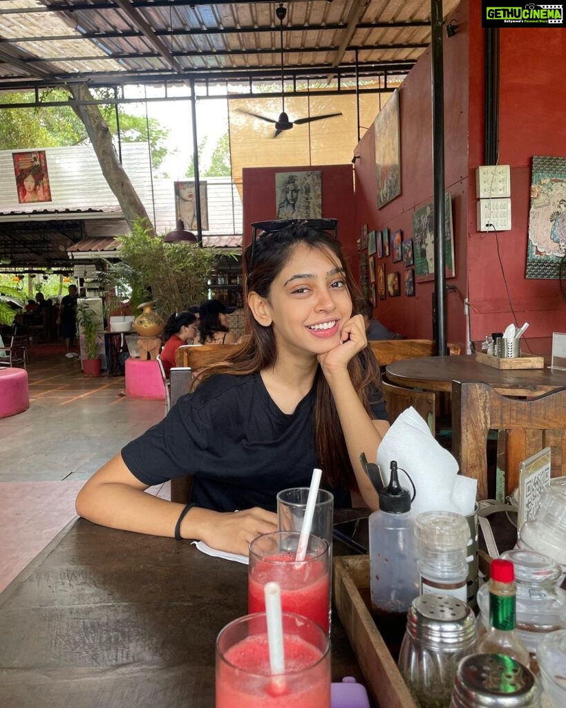 Niti Taylor Instagram - I’m happy to report that my inner child is still ageless🙅🏻‍♀️🙋🏻‍♀️🫶🏻