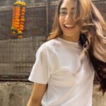 Niti Taylor Instagram – The most beautiful people wear their hearts on their sleeves, and their soul in their smiles!_ 🧡✨

_A beautiful soul is rare, but you know it when you see it – basically because you feel good, very good, when you are with them.🫶🏻
#reelsinstagram #reelitfeelit #trendingreels #instagrareels #reels #reelsinstagram