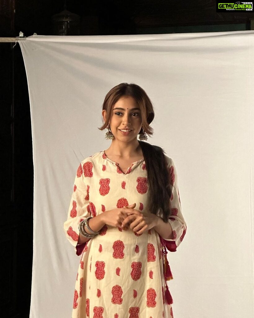 Niti Taylor Instagram - The memories are in the journey and not the destination! As today is the last day of being Prachi Kapoor in BALH2, I want to thank @ektarkapoor Mam & @balajitelefilmslimited for making my journey so memorable. Prachi was really close to my heart and being her challenged me to test my versatility.. the character showed fragility to strength and always longed for love in her relationships… My journey started when I played the role of Naina in Bade Ache Lagte Hain 1 and it was destiny to have been the lead in BALH2… I can’t be more grateful and happy to have lived full circle.. I want to thank everyone who made this journey the most memorable!! Until next time…. ❤️ Bade ache lagte hain💝 PRACHI KAPOOR🙏🏻 #prachikapoor#balh2