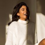 Nivedhithaa Sathish Instagram - May you hold on to that joy into every breath you take! To Merrier days ahead 🥂 Happy christmas YOU, lots of love! ♥️