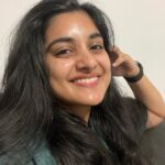 Nivetha Thomas Instagram - You slept 7 hours, woke up fresh but didn’t wash your face yet/You woke up after a 3 hour slumber and did your whole skin care routine. When are you called fresh face? 😂 just a quick shower thought getting into the weekend. Bye!