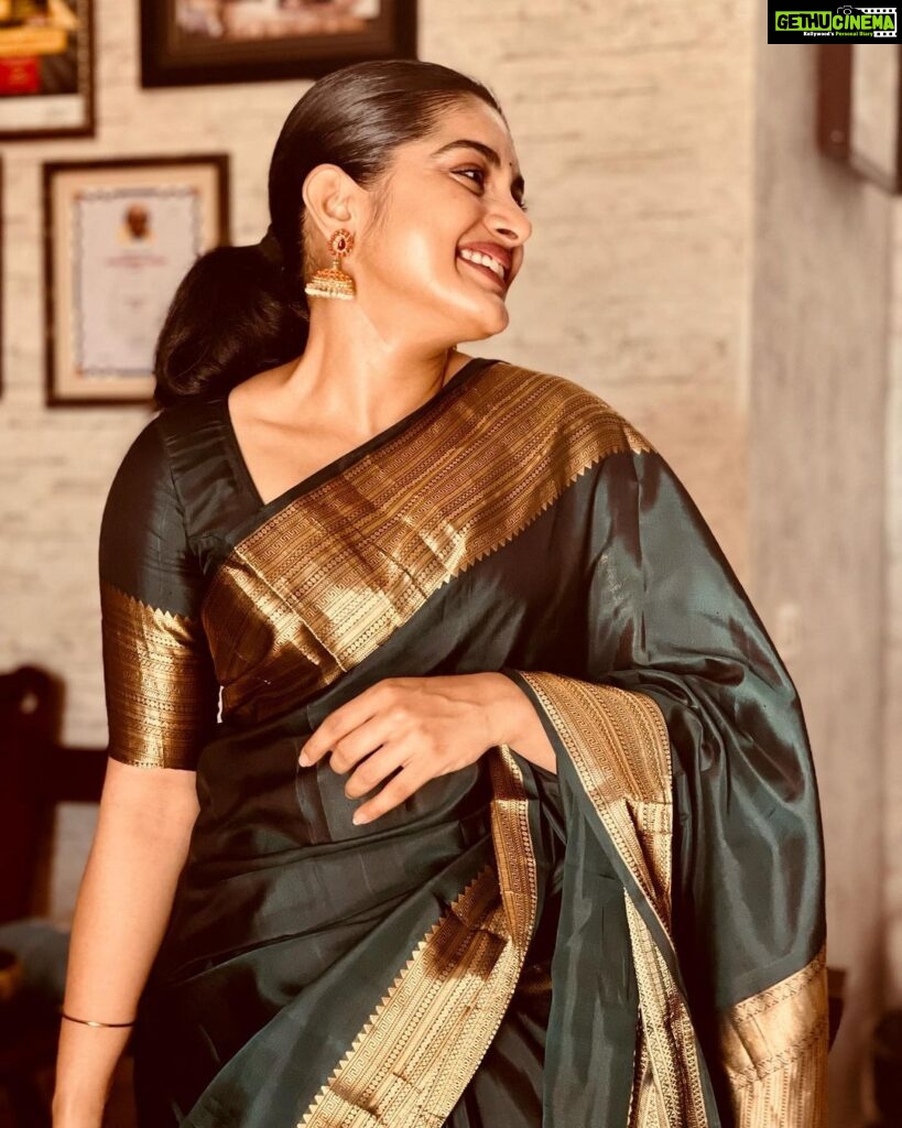 Nivetha Thomas Instagram - Saying bye to 2022 but never to an old saree! 😊
