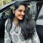 Nivetha Thomas Instagram - I forgot how to add music to a post
