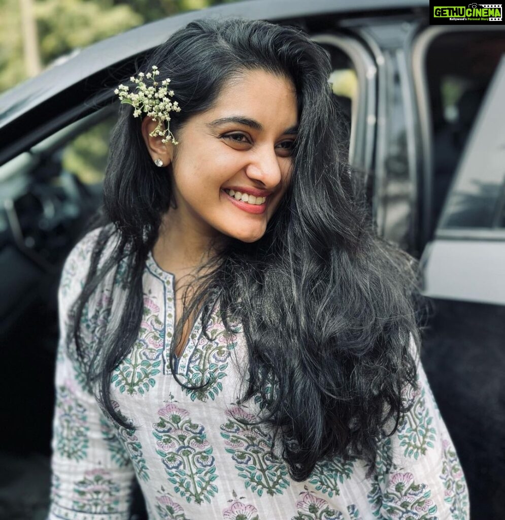 Nivetha Thomas Instagram - I forgot how to add music to a post
