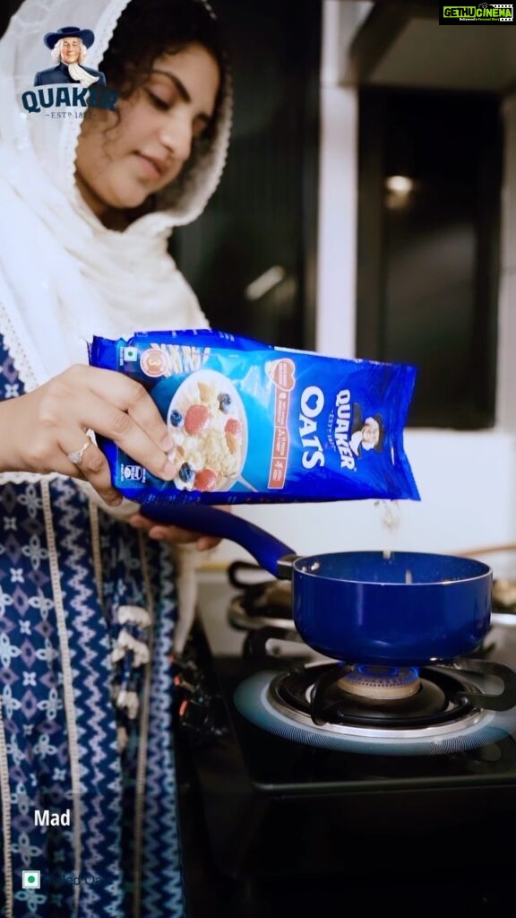Noorin Shereef Instagram - #collab There’s nothing quite like the joy of sharing a nutritious sehri with your loved ones to start the day off right. Today, I’m excited to prepare a family favourite - Dahi Masala but with a unique twist of Quaker Oats, as a part of my sehri. The recipe is simple yet delicious, and hopefully, it will become a beloved addition to your own sehri menu. So why not give it a try and celebrate your #RamzanWithQuaker *Oats contain fibre & slowly absorbed carbohydrates that can increase satiety (providing lasting energy) @quaker_india #FuelForTheRealFit #SehriWithOats