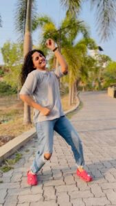 Noorin Shereef Instagram - Hope you all are having a happy and vibrant Sunday just like this Part of “ Ranjithamee” ♥️♥️ #reelitwithnoorin #reels #reelsinstagram #instalike #instadaily #instagood #instagram #reelitfeelit