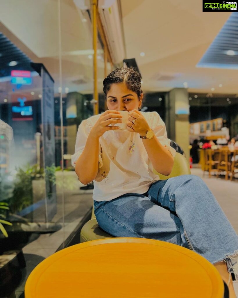Noorin Shereef Instagram - Nothing is more brew-tiful than a cup of coffee.. 📸 @fahim_safar