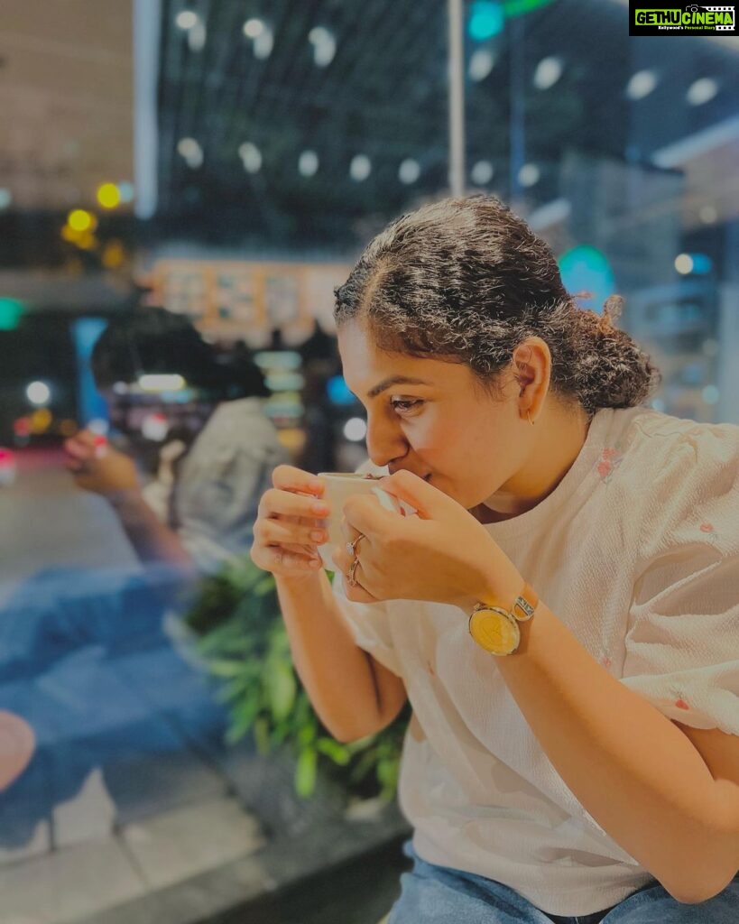 Noorin Shereef Instagram - Nothing is more brew-tiful than a cup of coffee.. 📸 @fahim_safar