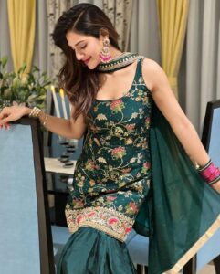Nusrat Jahan Instagram - Eid Mubarak 🌙