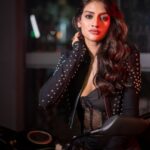Nusrat Jahan Instagram - " Two wheels can move the soul.”...only bike lover will know this 😉 🏍 . . 📷 @sahil_paswan_2646_ @hondabigwingtoplinekolkata Kolkata - West Bengal