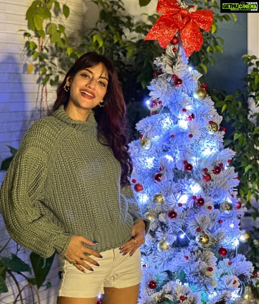 Nusrat Jahan Instagram - Christmas Evening wishes ♥️ MERRY CHRISTMAS 🎄