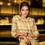 Nusrat Jahan Instagram - #Shikarr 🌟 . . Follow @_shikarr_ Official page for more updates 🙏 GOLD- JW Marriott Hotel Kolkata