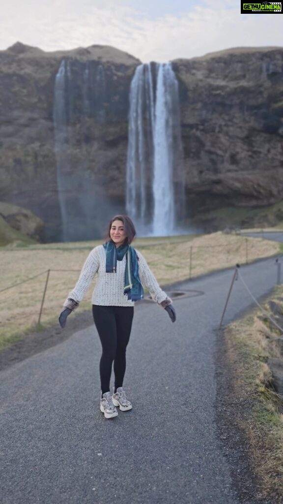 Oindrila Sen Instagram - Live-streaming 🌊 Seljalandsfoss Waterfall, Iceland