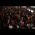 Oindrila Sen Instagram - #HOUSEFUL .. আজকে এই দর্শক বন্ধুদের সাথে দেখা করার কথা ছিল কিন্তু ১০২ জ্বরে বিছানায় শয্যাশায়ী তাই যেতে পারিনি 🤒 । অসংখ্য ধন্যবাদ এই ভালোবাসার জন্যে । সুস্থ হলেই খুব শীঘ্রই দেখা হচ্ছে । ❤️🙏 @surinderfilms Video courtesy - my childhood chaddi baddi friend .. 😄