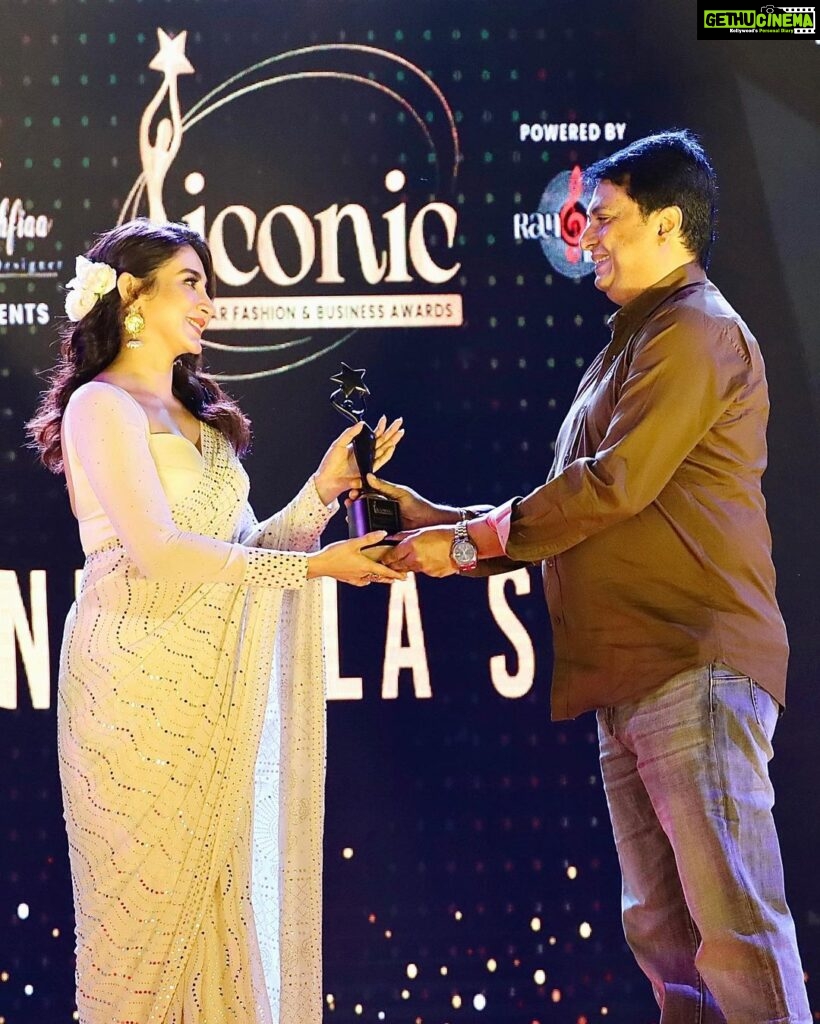Oindrila Sen Instagram - Thanks for the honour at the Indo-Bangla Iconic Star awards 2023 🙏🏻 #iconicstaroftheyear #magic #blessed