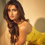 Palak Tiwari Instagram - 🌟⭐️💛🌝 @gohil_jeet @stylingbyvictor @sohail__mughal___ Asst @janvijain123 @rahul_sharma221 @makeupnhairbyankita @nirmooha @oakpinionpr @rubans.in