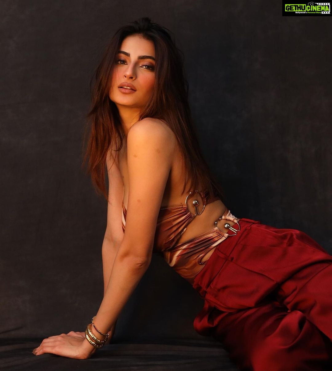 Palak Tiwari Instagram - #KBKJ releasing tomorrow ♥️♥️ @sjframes @rahul_sharma221 @makeupnhairbyankita @prettylittlething @self__cntrd @varnikaaroraofficiall @necessitestudio @radhikaagrawalstudio @londonrag_in Styling - @rochelledsa & @anishagandhi3 Styling Intern - @ssssamridh