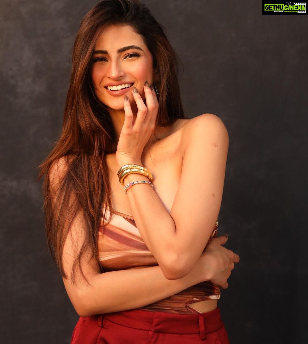 Palak Tiwari Instagram - #KBKJ releasing tomorrow ♥️♥️ @sjframes @rahul_sharma221 @makeupnhairbyankita @prettylittlething @self__cntrd @varnikaaroraofficiall @necessitestudio @radhikaagrawalstudio @londonrag_in Styling - @rochelledsa & @anishagandhi3 Styling Intern - @ssssamridh