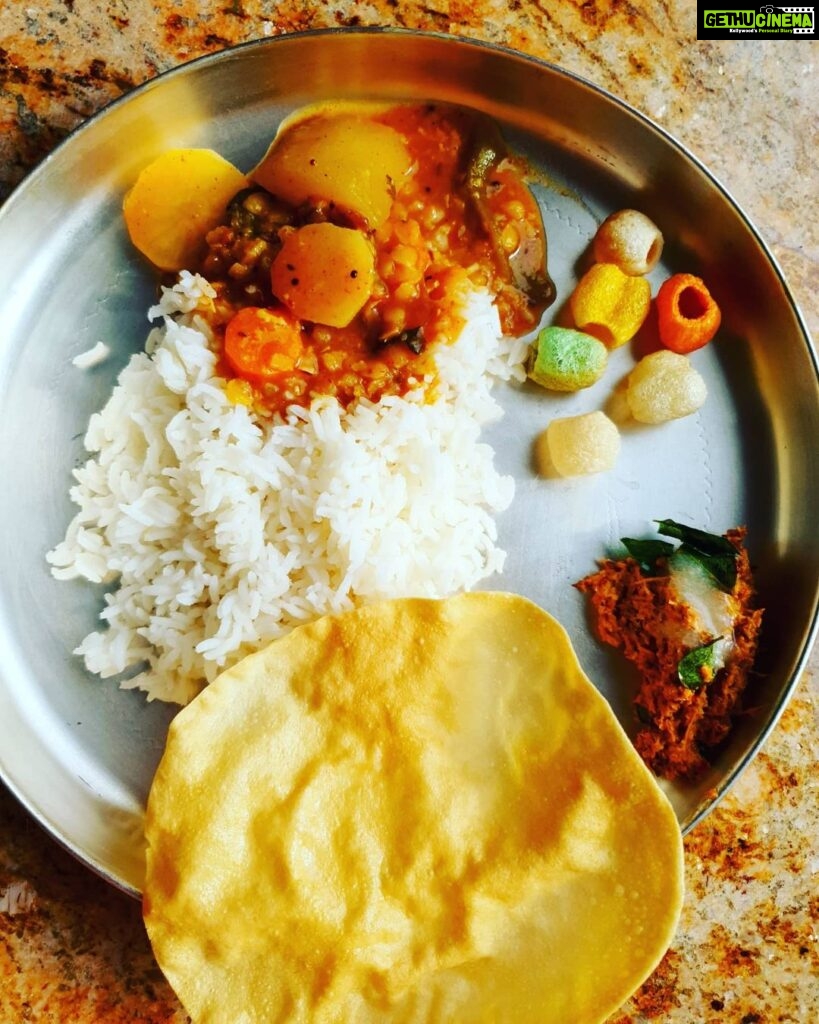 Pallavi Ramisetty Instagram - Diwali special 😊 Annam, kobbari pachadi, sambar , papad 😋😋