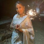 Pallavi Ramisetty Instagram - Happy diwali 🪔let's celebrate and spread 🌟sparkles of pure joy.. ✨lights of positivity.... 💥Blast of heart full smiles... #diwali #indianfestival #fesitivevibes #lights #positivity #peace #pallaviramisettyofficial