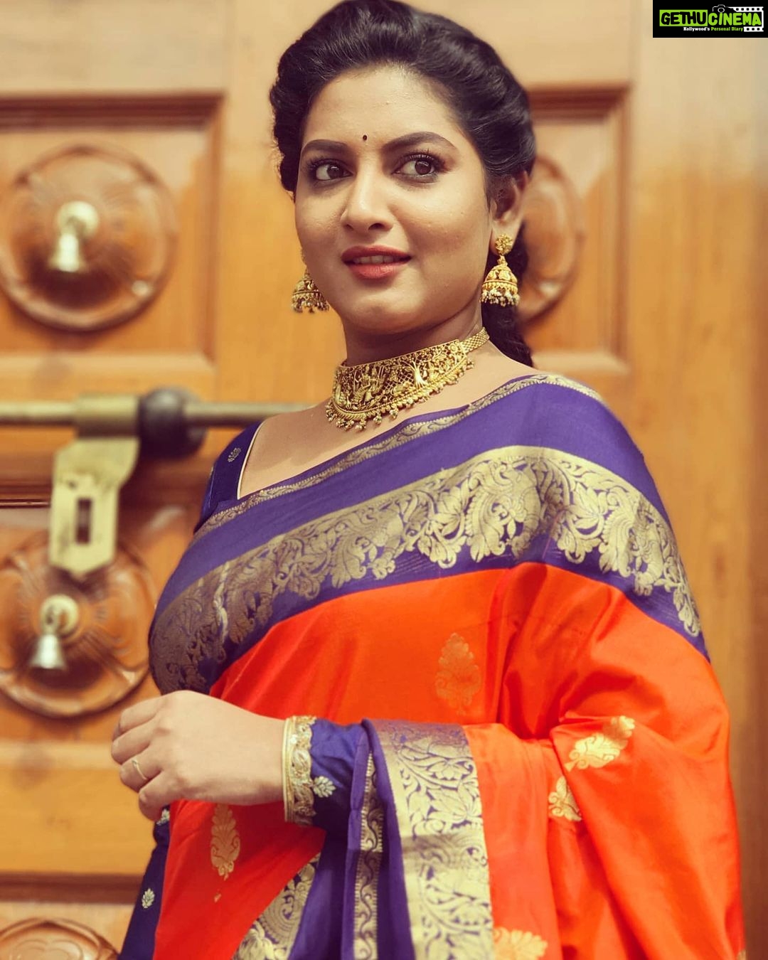 Pallavi Ramisetty Instagram - Be ur kind of beautiful ! This Beautiful krishna choker from @pearls_speaks π #attarintikidaredi #shootmode #temple #blessed #etvshoot #instagram #followme Lakshmi Narasimha Swamy Temple Cheeryal