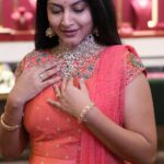 Pallavi Ramisetty Instagram - Mana Favorite @cmrjewellerstelangana ee *Akshaya trithiya* ki VA paina *Upto 50% off istunnaru*. Inkendhuku late ventane cmr ni viccheyandi.. mi manasuki nachina bangaranni athi thakkuva VA charges tho mi Southam chesukondi. . . Brand Managed By @strikersinsta