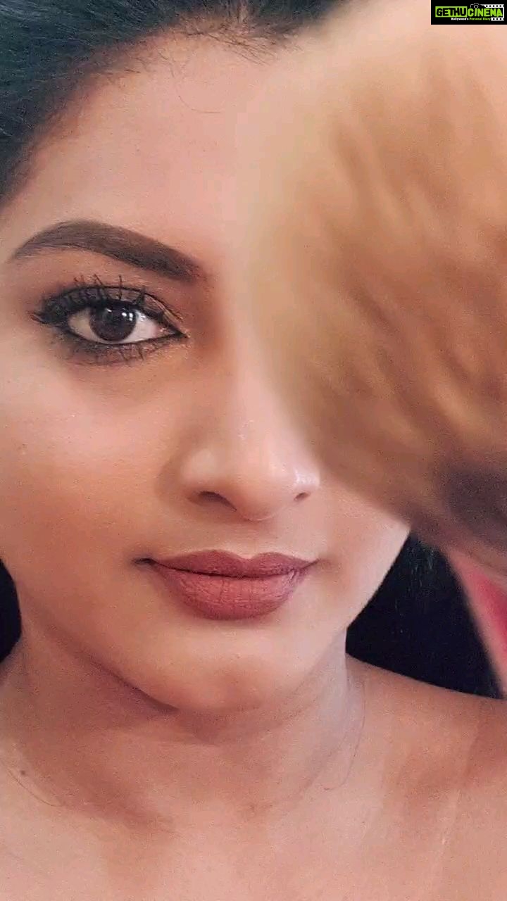 Pallavi Ramisetty Instagram - #attarintikidaredi #shoot #chinammadevi #rfc #pallaviramisettyofficial #makeup #rani #kalamukarudhra #krishnaveni