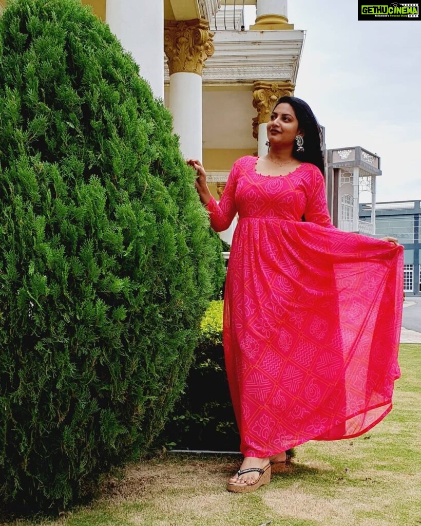 Pallavi Ramisetty Instagram - 💓 Dress: @sreemithram_pattusarees Earings:@houseof_aabharnas RFC