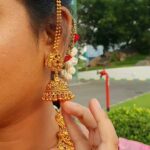 Pallavi Ramisetty Instagram - 😊 beautiful song Saree: @narsinghindia Jewellery: @jewelleryforher3 Makeup: by me 😊 Hair: @thorlikondamahesh