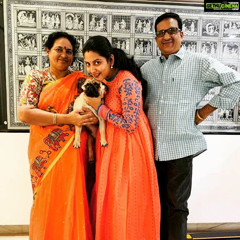 Pallavi Ramisetty Instagram - Wishing you Happy marriage anniversary mummy and dady 👨‍👩‍👧 @naguramisetti @lalitha3906 Love you somuch