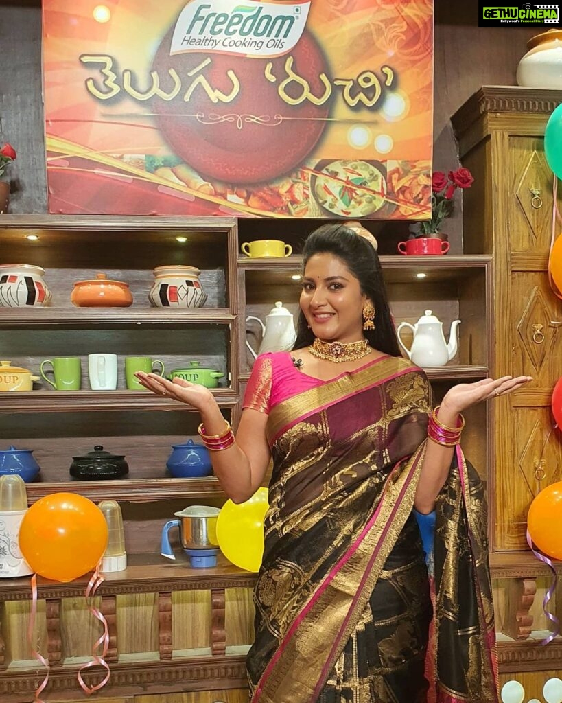 Pallavi Ramisetty Instagram - "Telugu ruchulu" watch women's day special episode 👩‍🍳😊 #teluguruchulu #etv #cookceryshow #womensday #food #cooking
