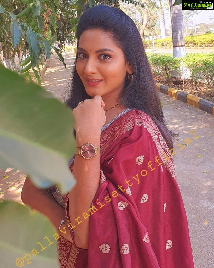 Pallavi Ramisetty Instagram - Its not important in life that who is "AHEAD" of us or who is "BEHIND" us.. What truly matters is who is "ALONG WITH" us. -- Good Morning 💗💗💗 P.c: @sakkath_huduga Shamshabad
