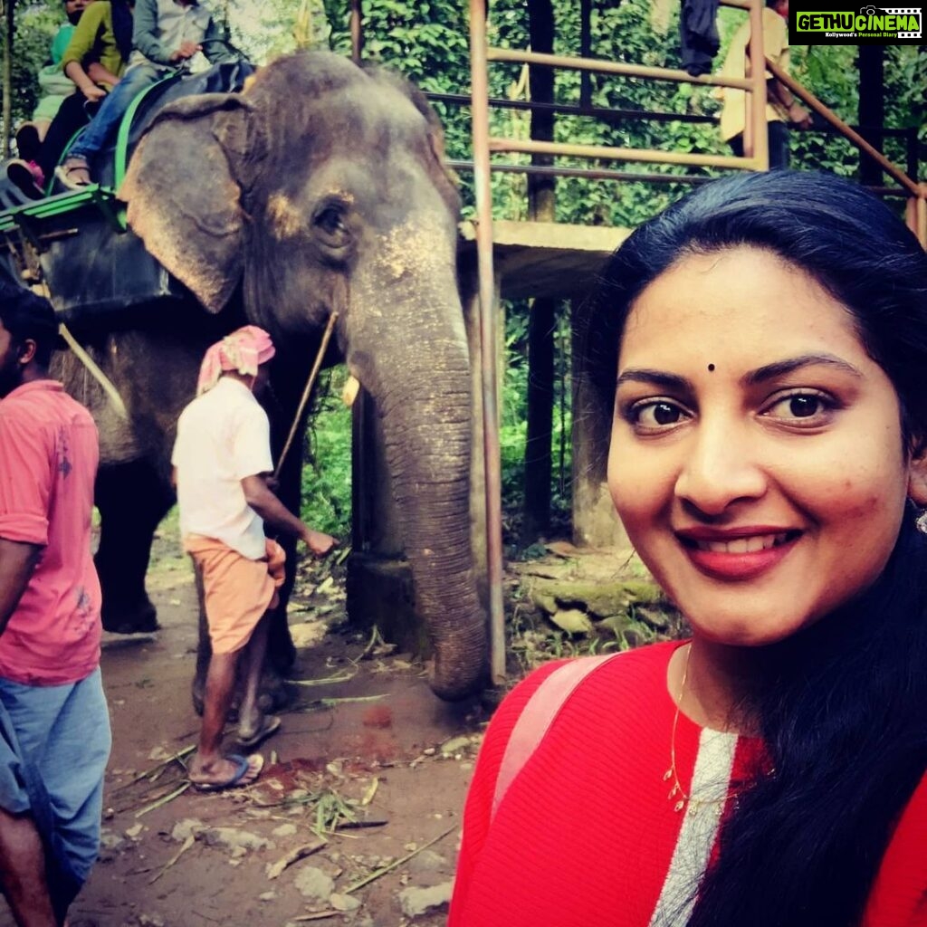 Pallavi Ramisetty Instagram - Selfie time with #meera🐘
